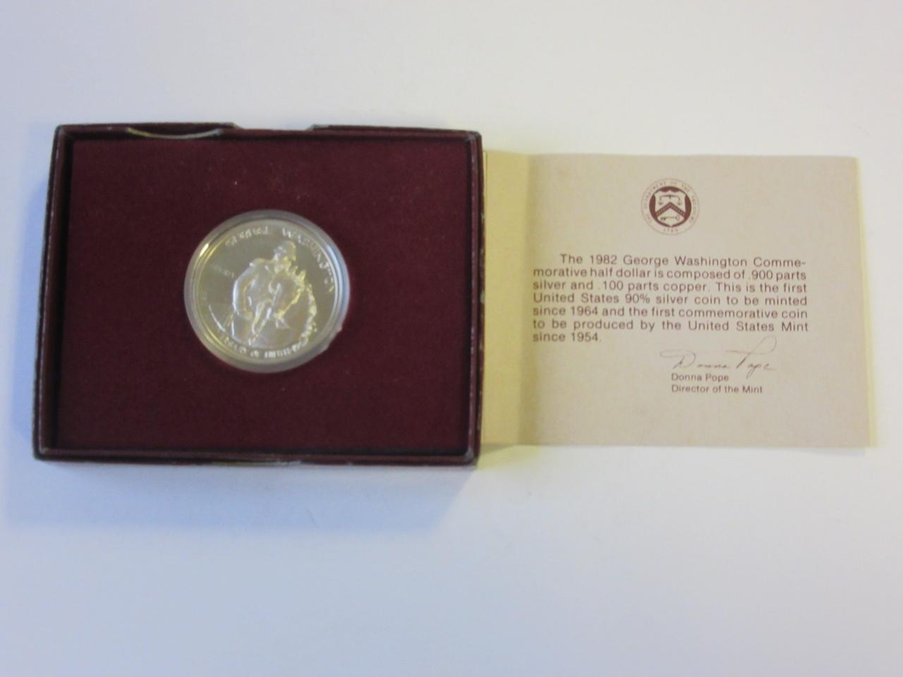 1982 .90 Silver Washington Comm. Half Dollar w/COA