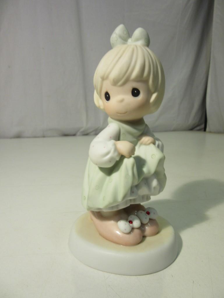 Lot of 3 Precious Moments Ceramic Figures 'To a Very Special Mom', 'Whos Gonna Fill Your Shoes'