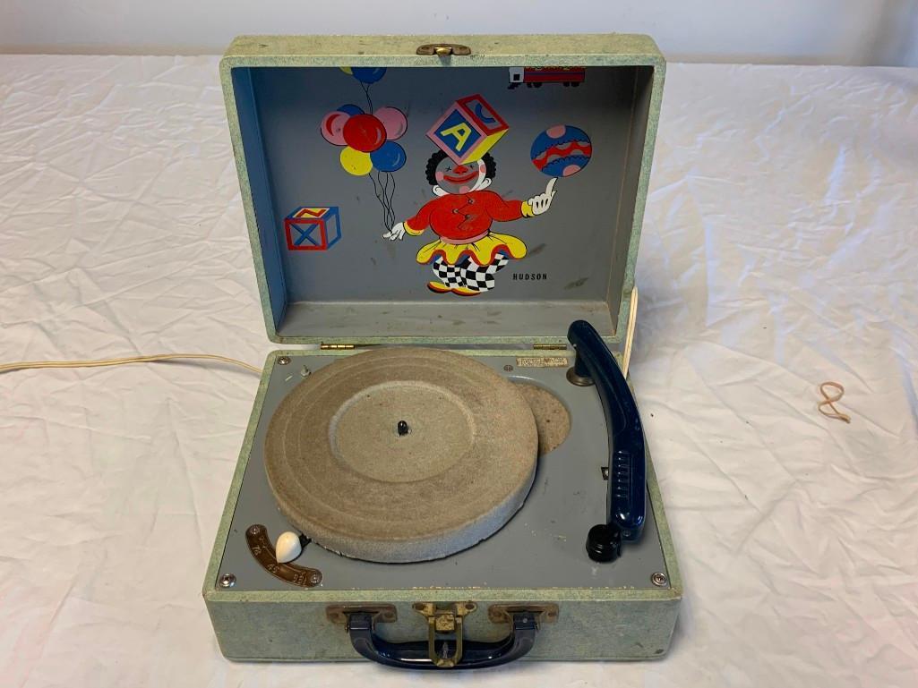 HUDSON Model 39 Portable 3-Speed Record Player