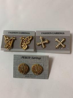 Lot of three vintage costume earrings.