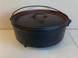 Vintage #12 Cast Iron Dutch Over with lid