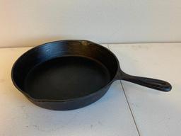 Vintage 10-1/2" Cast Iron Skillet Pan