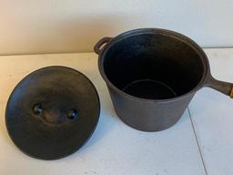 Vintage Cast Iron 3 qt Sauce Pan & Lid Wood Handle