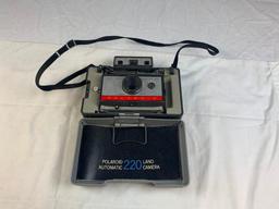 Polaroid 220 Auto Land Camera Instant Film Camera