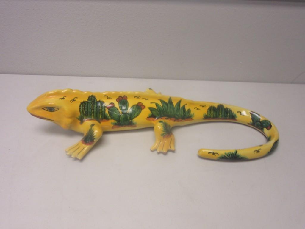 Ceramic Yellow Gecko w/ Desert Design 24"X10.5"X5.5"