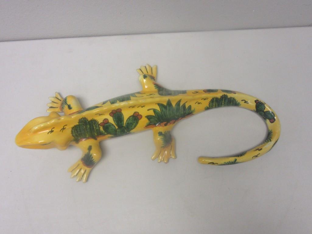 Ceramic Yellow Gecko w/ Desert Design 24"X10.5"X5.5"