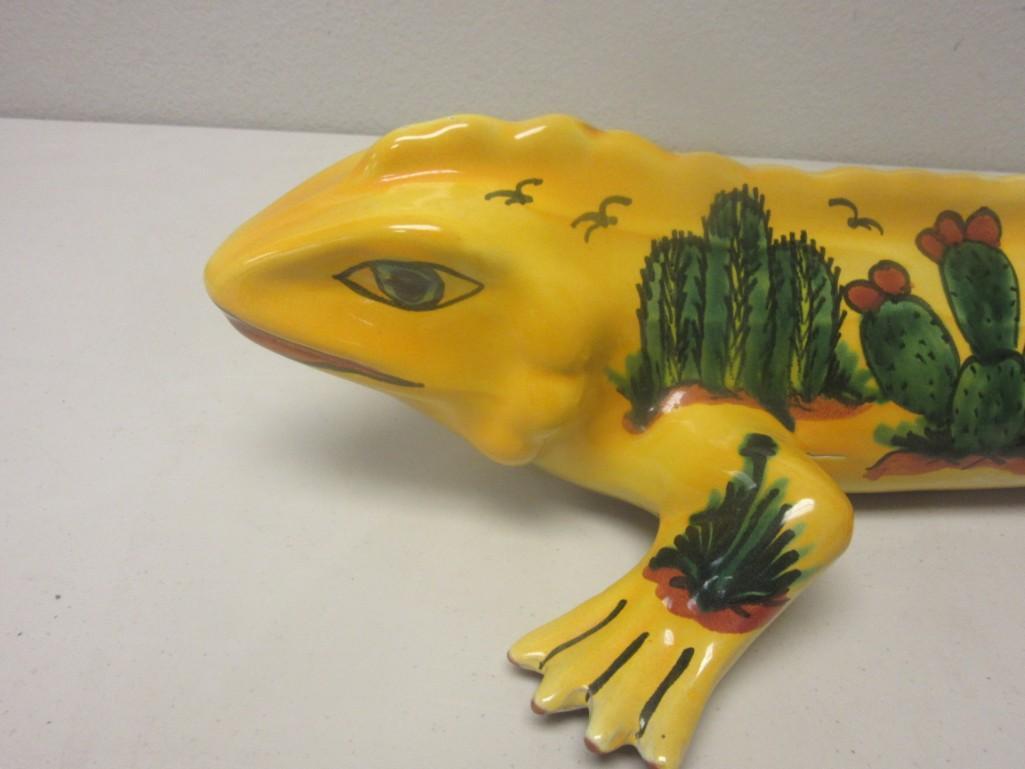 Ceramic Yellow Gecko w/ Desert Design 24"X10.5"X5.5"