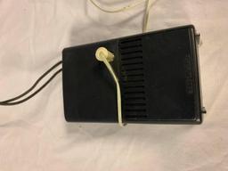 Vintage GE Solid State Handheld Radio