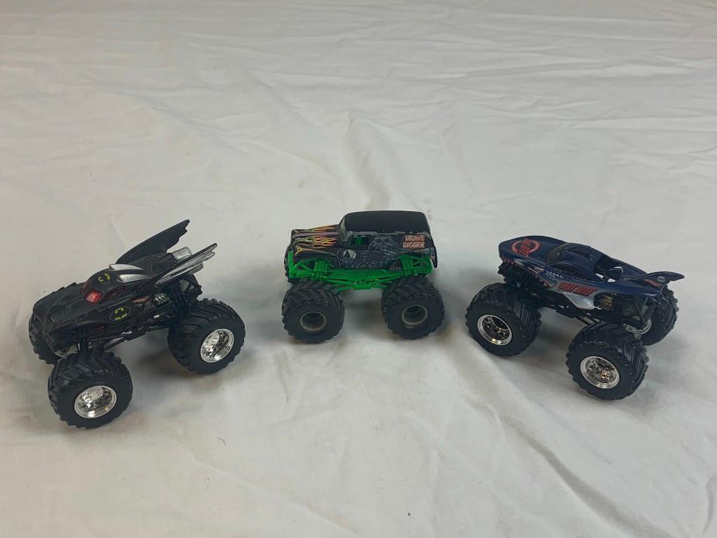 Lot of 3 Monster Jam Trucks Diecast 1:64