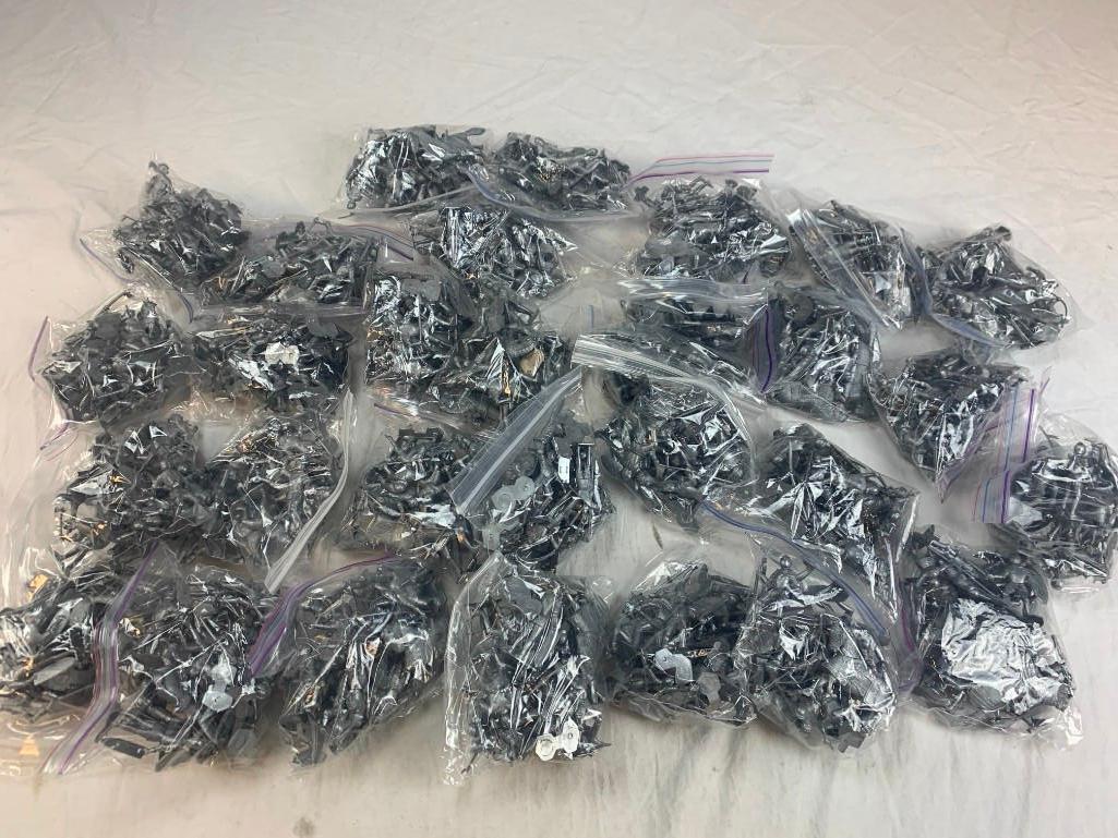 Marx Toys Bulk Lot of 600 SILVER KNIGHTS Figures