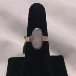 Sterling Silver Ring with Opal-Colored Center Stone (Size 7)