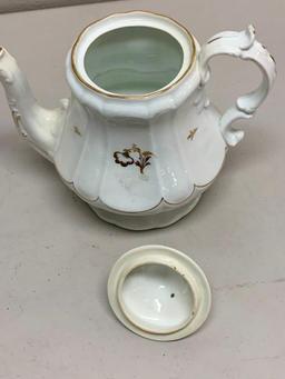 Vintage porcelain Tea Pot with lid