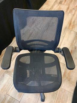 Black Mesh Adjustable Office Chair