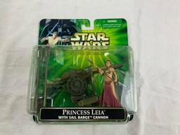 2001 Star Wars POTF Princess Leia Action Figure With Sail Barge Cannon NEW