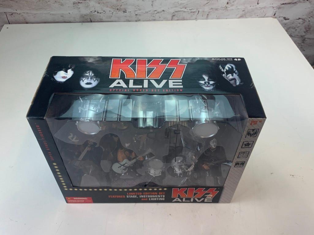 2002 McFarlane Limited Edition Limited Edition Box Set KISS ALIVE Stage Figures