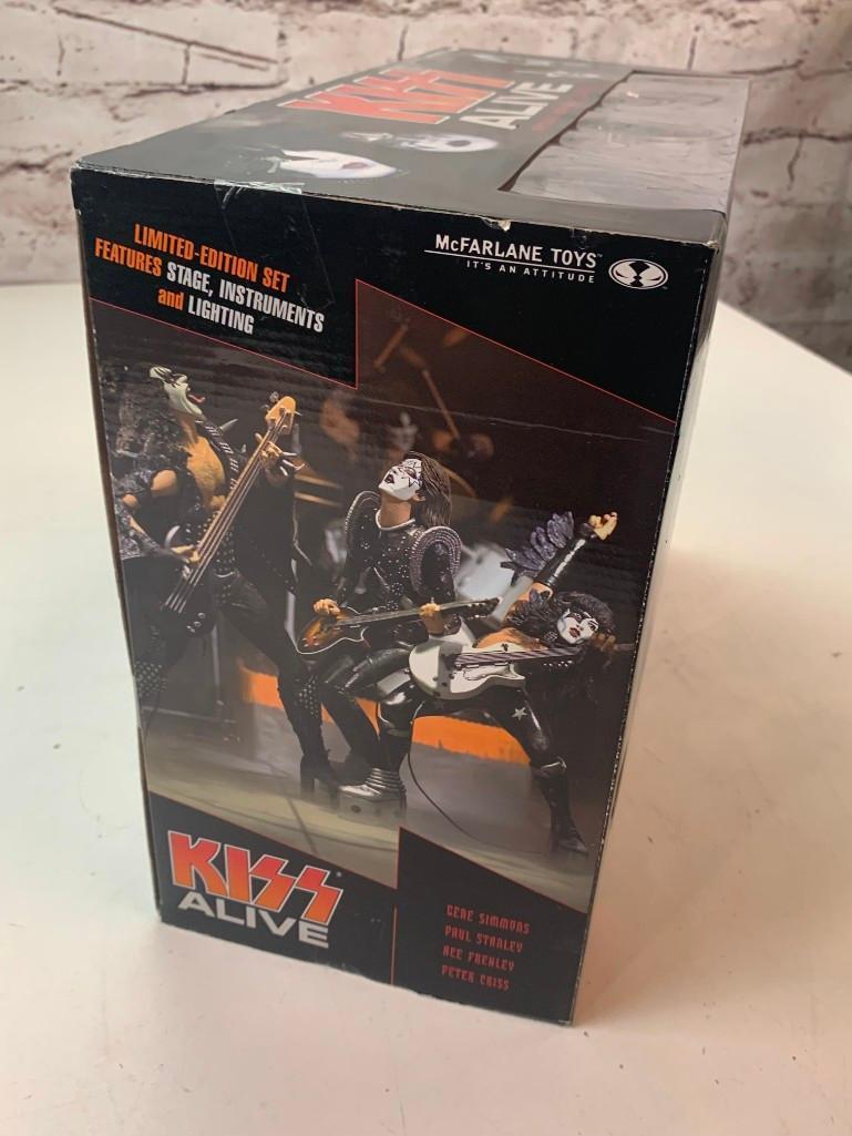 2002 McFarlane Limited Edition Limited Edition Box Set KISS ALIVE Stage Figures