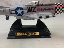 Airplane P-51 Mustang 1:48 Scale Diecast on stand