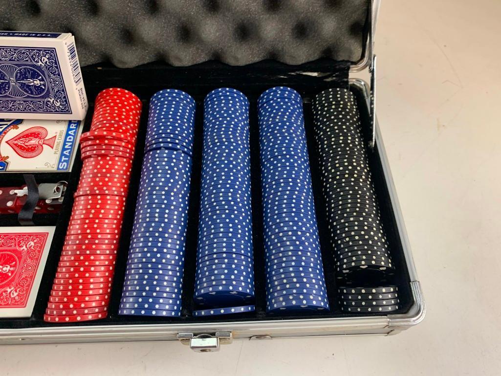 500PCS Chips Poker Dice Chip, Decks of cards Set with Aluminum Case