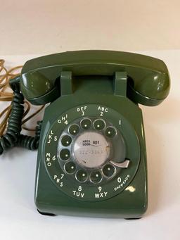 Vintage 1970's Bell System Western Electric Green Rotary Dial Desk Phone
