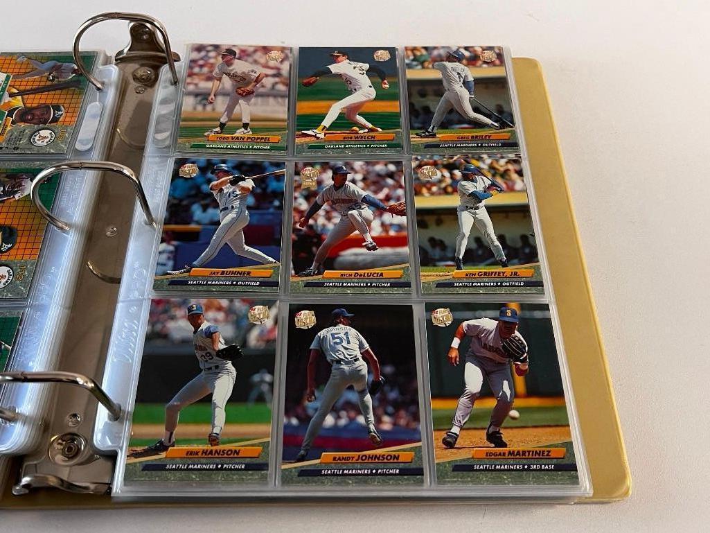 1992 Fleer Ultra Baseball Complete Series One Card Set 1-300 in binder
