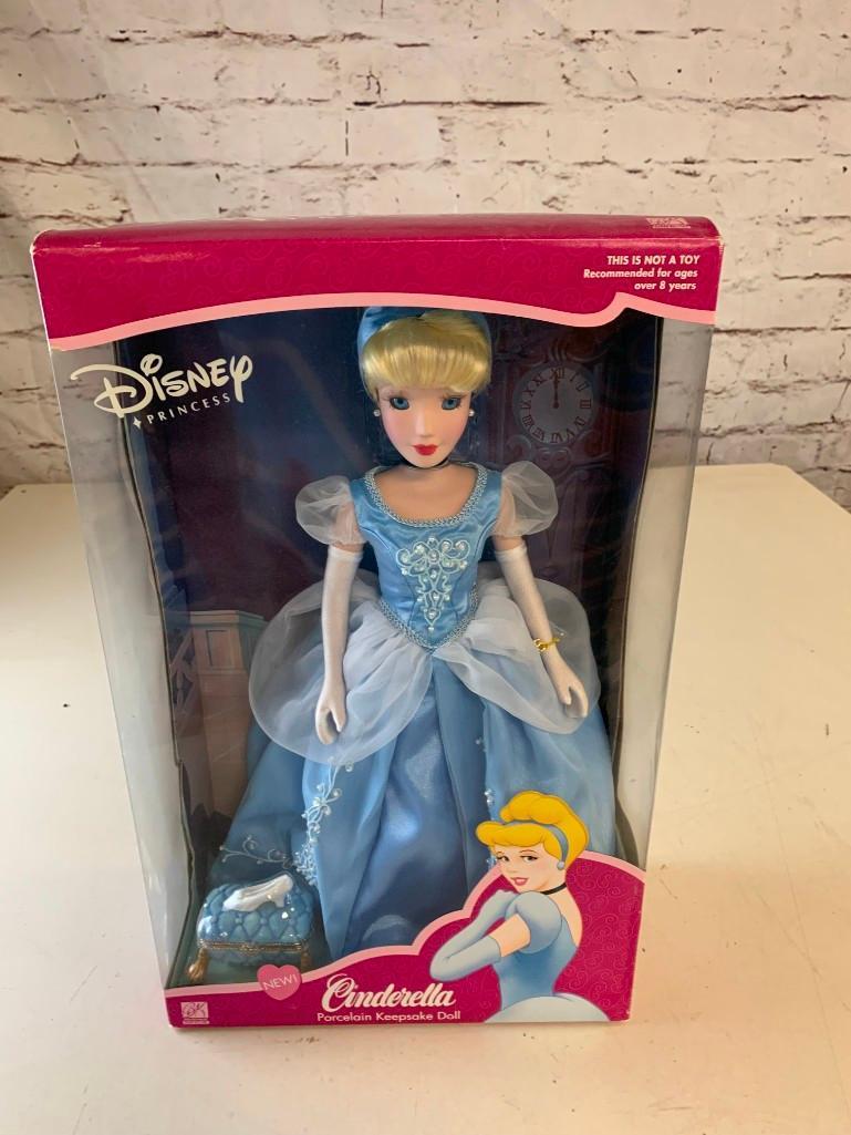 Walt Disney 2002 Cinderella 16" Porcelain Doll BRAND NEW