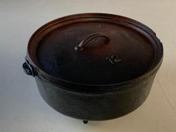 Vintage Cast Iron 3 Leg Hanging Dutch Oven with lid 12 US Made CO Marked