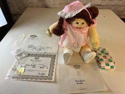 Vintage 1986 Cabbage Patch Kids Coleco Brown Hair and Eyes with Birth Certificate Allison