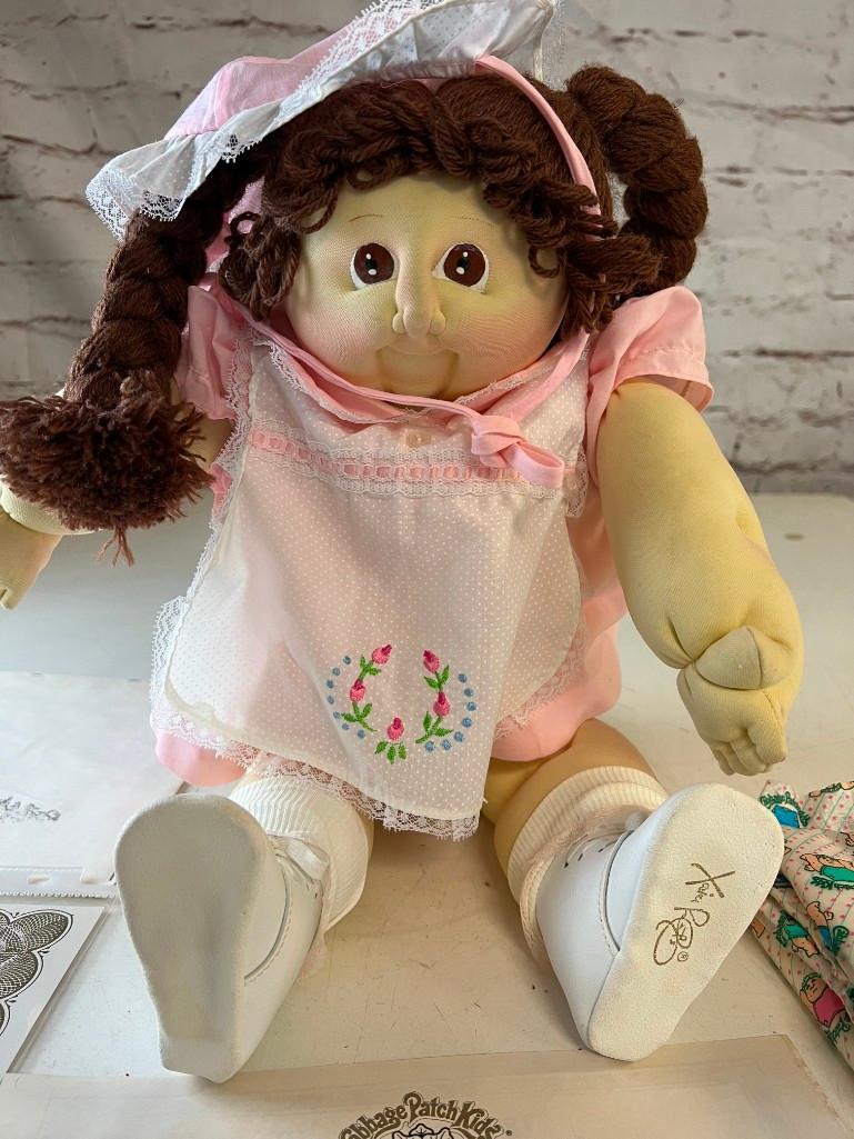 Vintage 1986 Cabbage Patch Kids Coleco Brown Hair and Eyes with Birth Certificate Allison