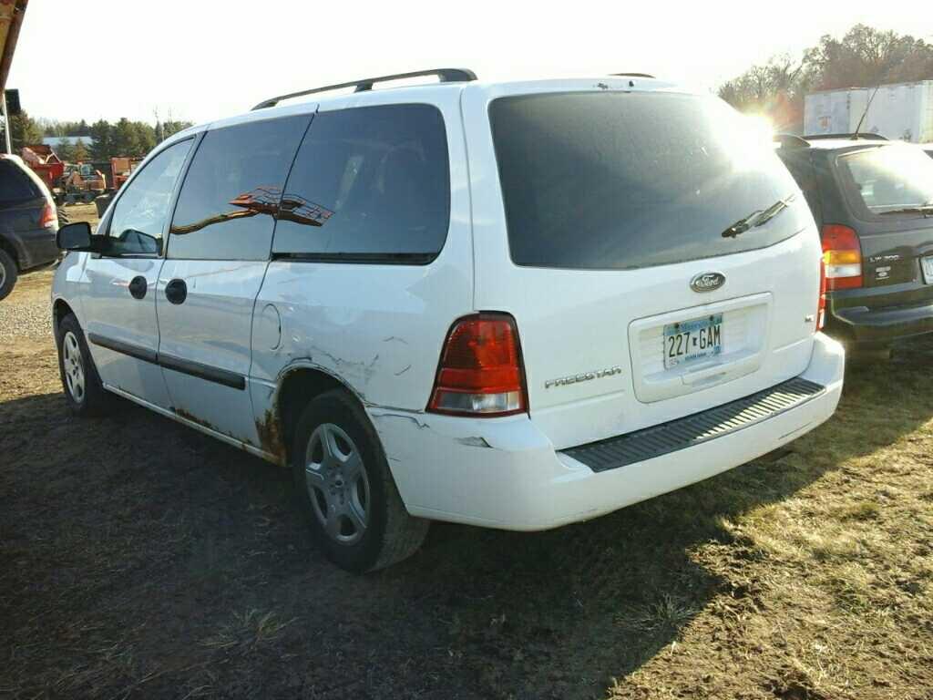 '05 Ford Mini Van