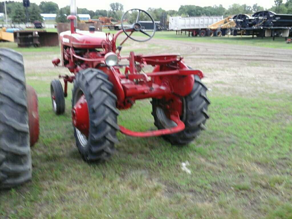 Farmall 140 Tractor