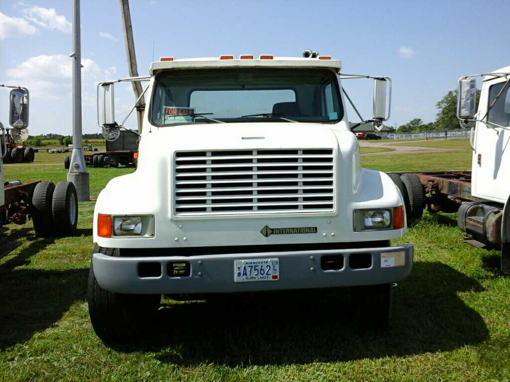 '01 International TA Cab & Chassis