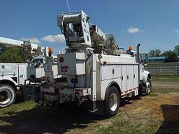 '01 International 4700 Digger Derrick