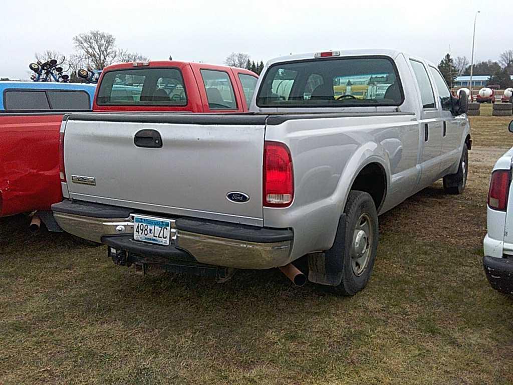 '05 Ford F250 Quad Cab Pickup Truck