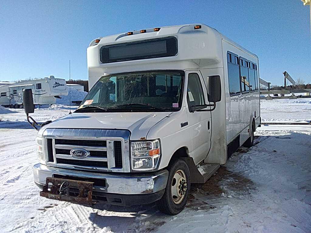 '13 Ford F450 Bus