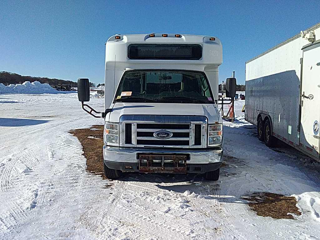 '13 Ford F450 Bus