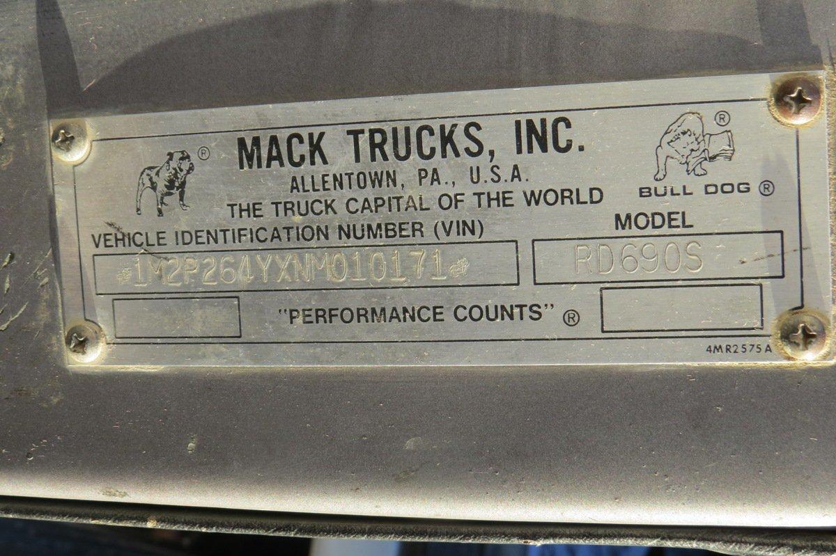 1992 Mack Model RD690S Tandem Axle Day Cab Truck Tractor, VIN# 1M2P264YXNM010171, Mack E6-300 Turbo