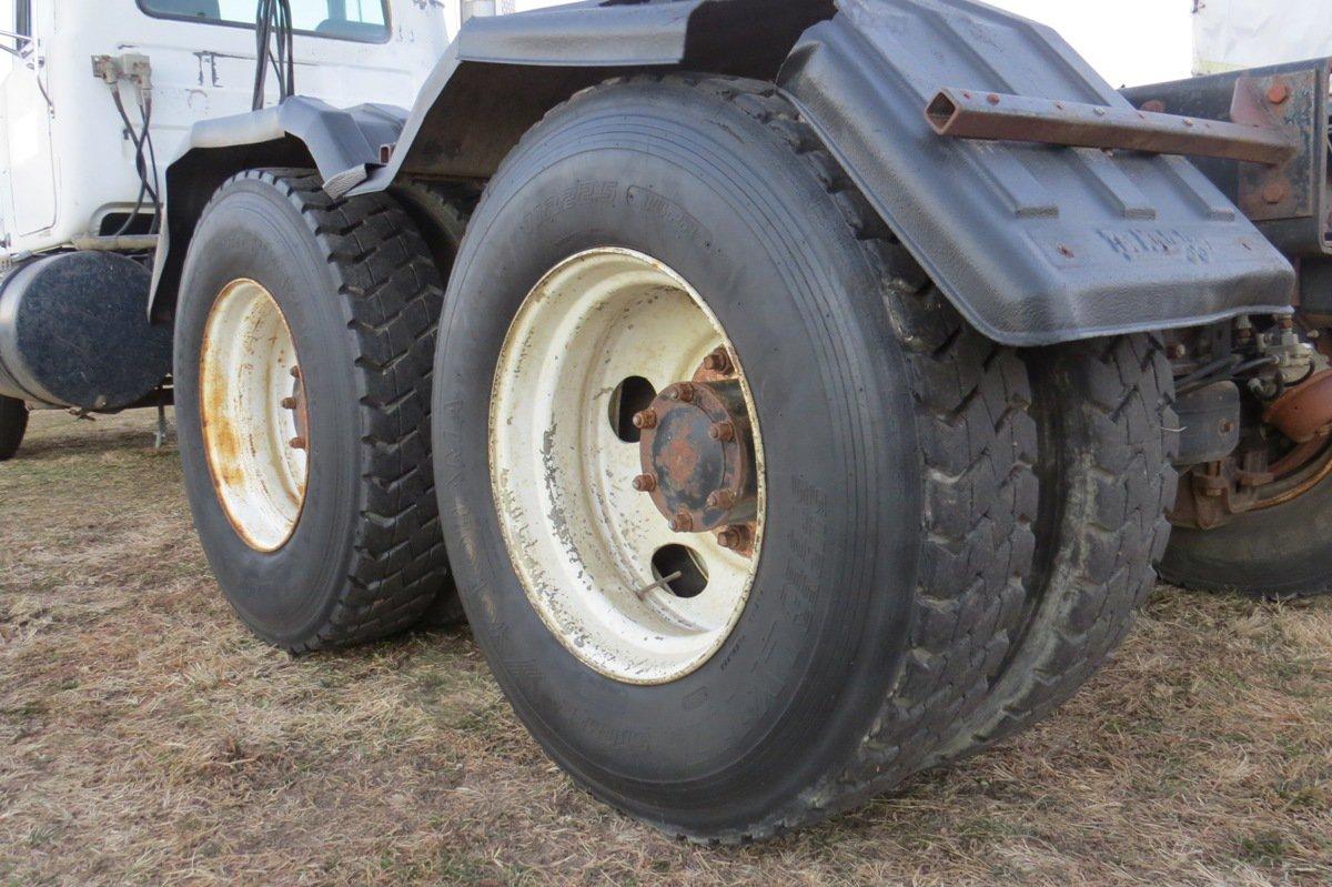 1992 Mack Model RD690S Tandem Axle Day Cab Truck Tractor, VIN# 1M2P264Y1NM010172, Mack E6-300 Turbo