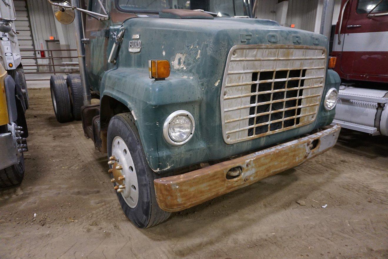 1981 Ford Model F-7000 Single Axle Truck Tractor, VIN# 1FDWR7U0BVJ06362, Caterpillar 3208 Diesel Eng