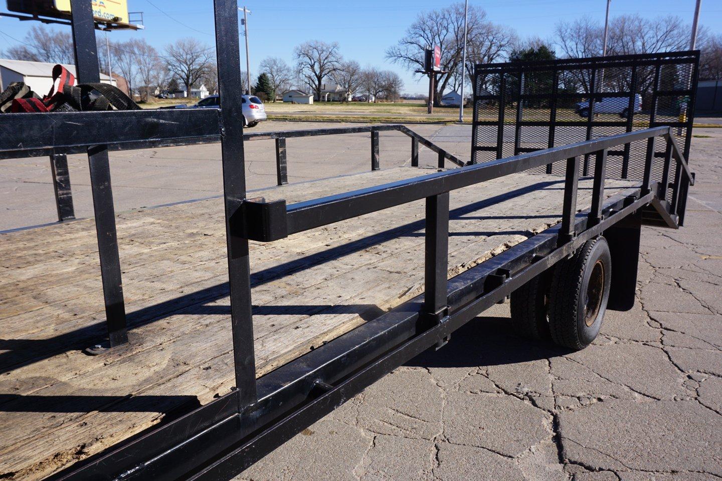 2000 Isuzu Cabover Lawn & Landscaping Truck, V-8 Gas Engine, Automatic Transmission, 120,767 Miles, 