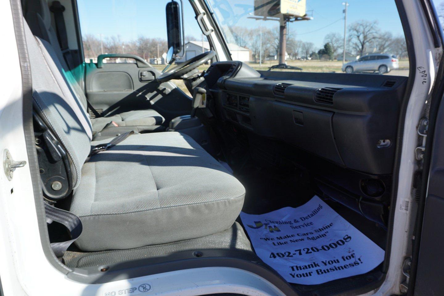 2000 Isuzu Cabover Lawn & Landscaping Truck, V-8 Gas Engine, Automatic Transmission, 120,767 Miles, 