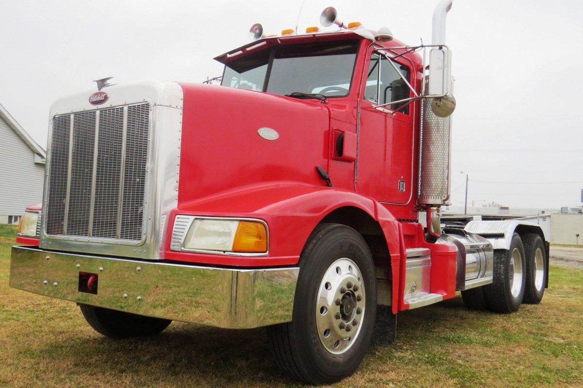 1991 Peterbilt Model 377 Tandem Axle Day Cab Conventional Truck Tractor, VIN# 1XP-CDR9X-2-MD310816,