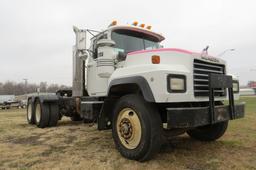 2000 Mack Model RD690S Tandem Axle Day Cab Truck Tractor, VIN# 1M2P264CXYM031126, Mack E7-350 Turbo