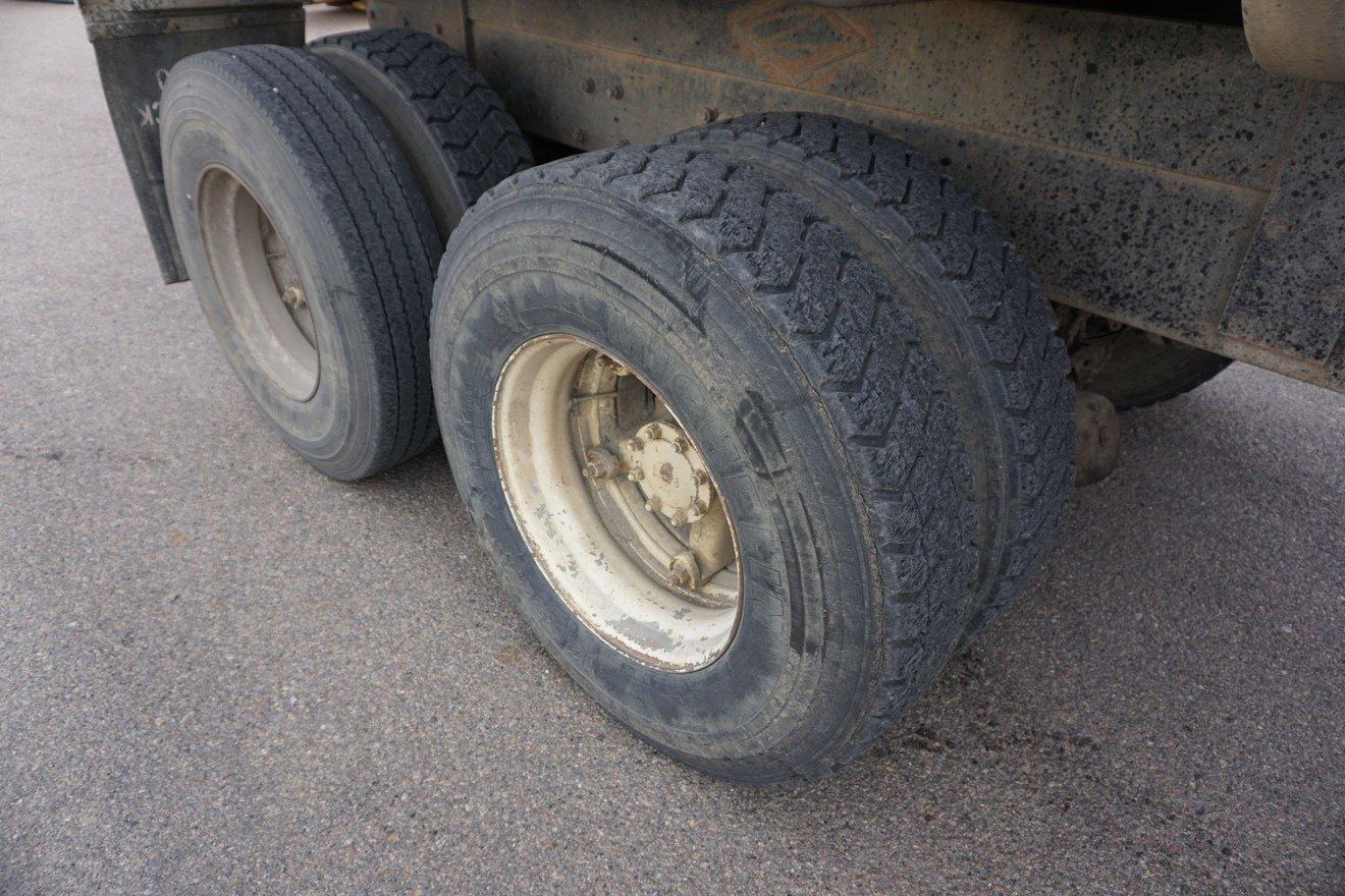 1989 Mack Model RD690S Tandem Axle Dump Truck, 300 Mack Diesel Engine, Mack 12-Speed Transmission, 3