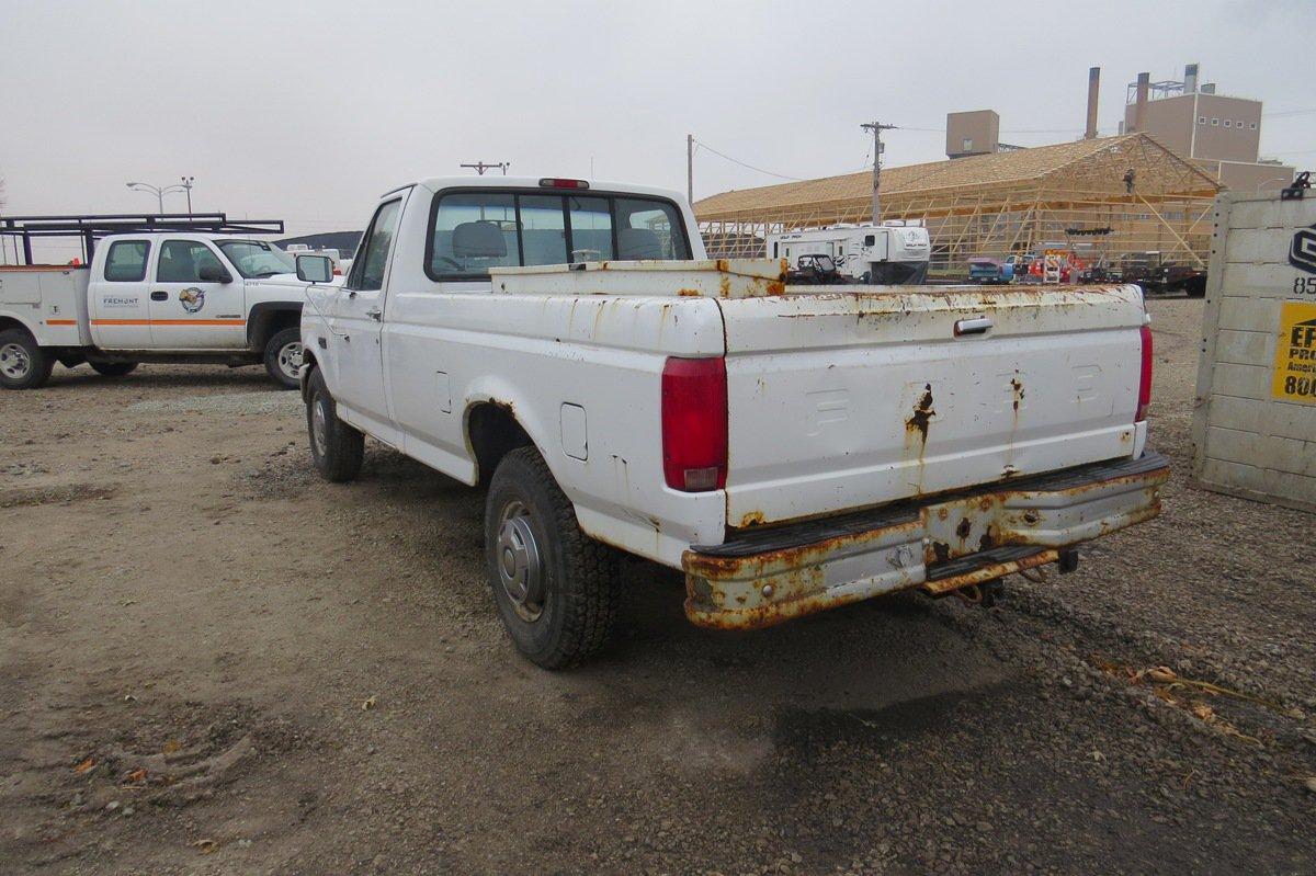  1994 Ford F250 XL Pickup, VIN# 2FTHF25H9RCA37470, 5.8 Gas Engine, Automatic Transmission, 104,190 M