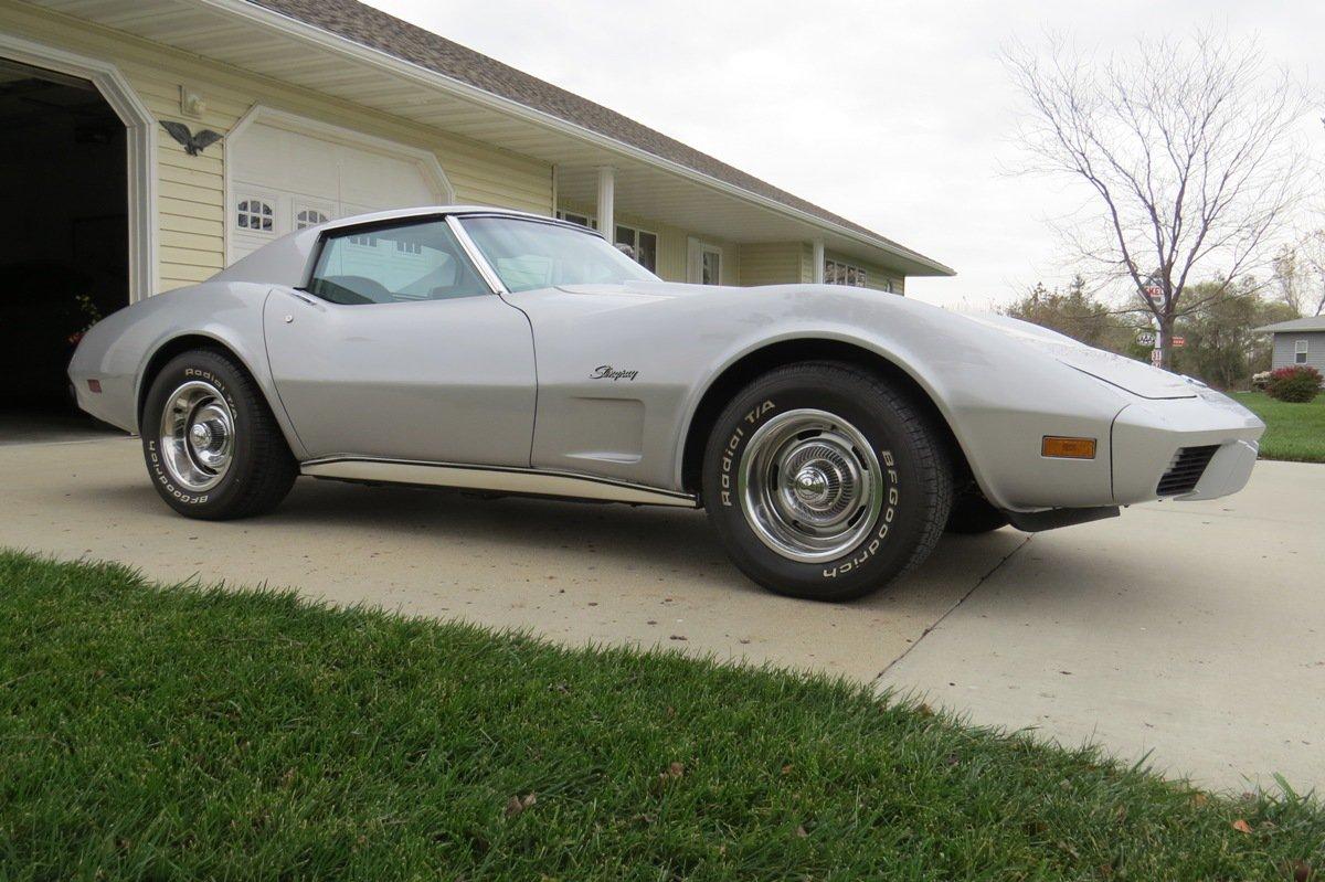 1976 Chevrolet Corvette Stingray, L48 350 V-8 Gas Engine, Automatic Transmission, T-Tops, Power Wind