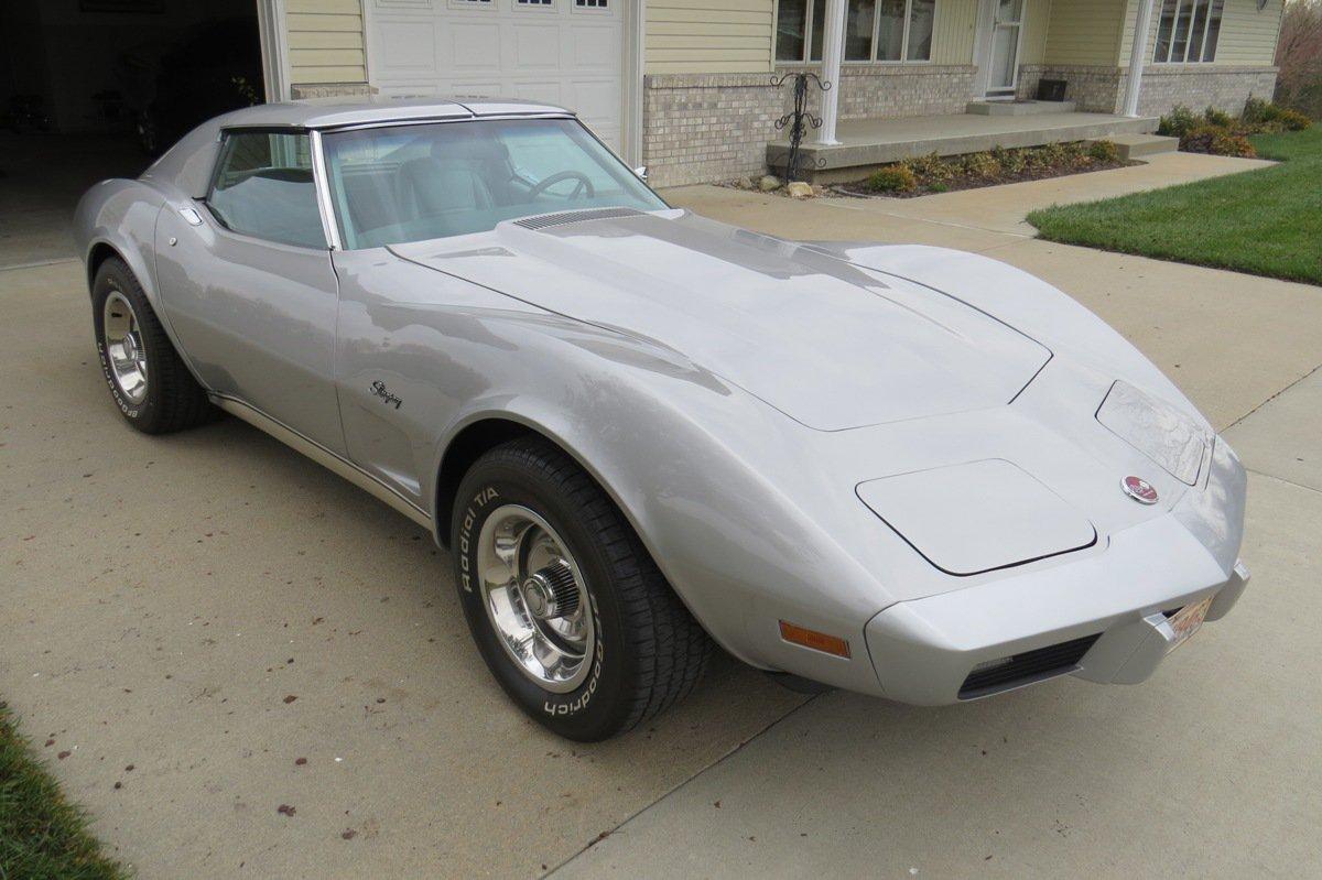 1976 Chevrolet Corvette Stingray, L48 350 V-8 Gas Engine, Automatic Transmission, T-Tops, Power Wind