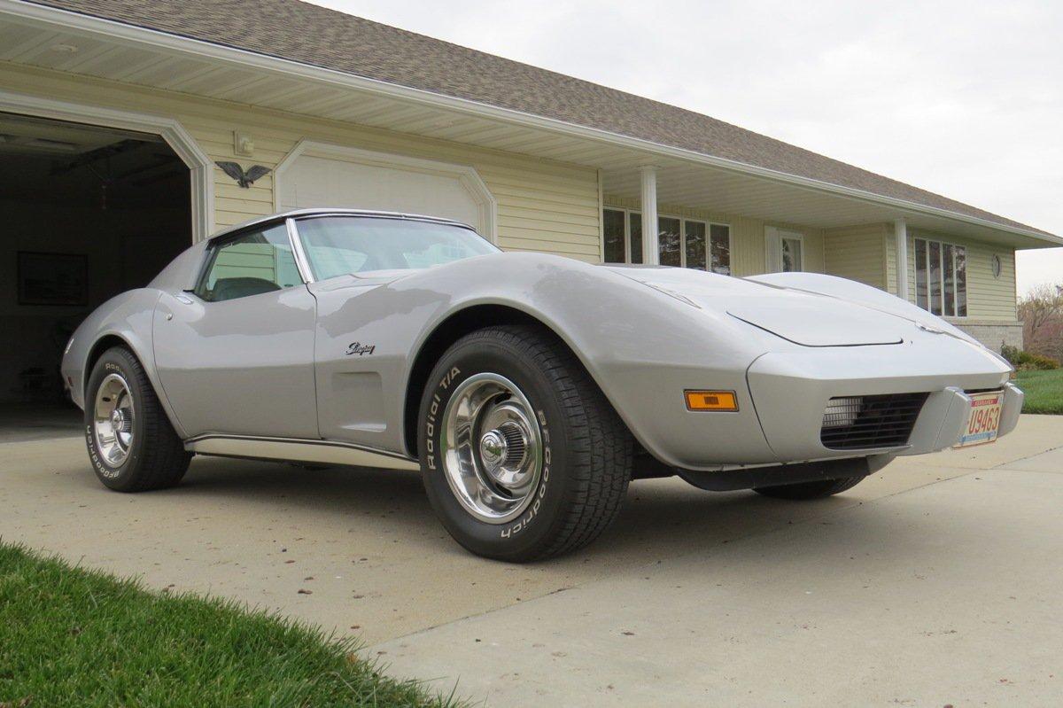 1976 Chevrolet Corvette Stingray, L48 350 V-8 Gas Engine, Automatic Transmission, T-Tops, Power Wind