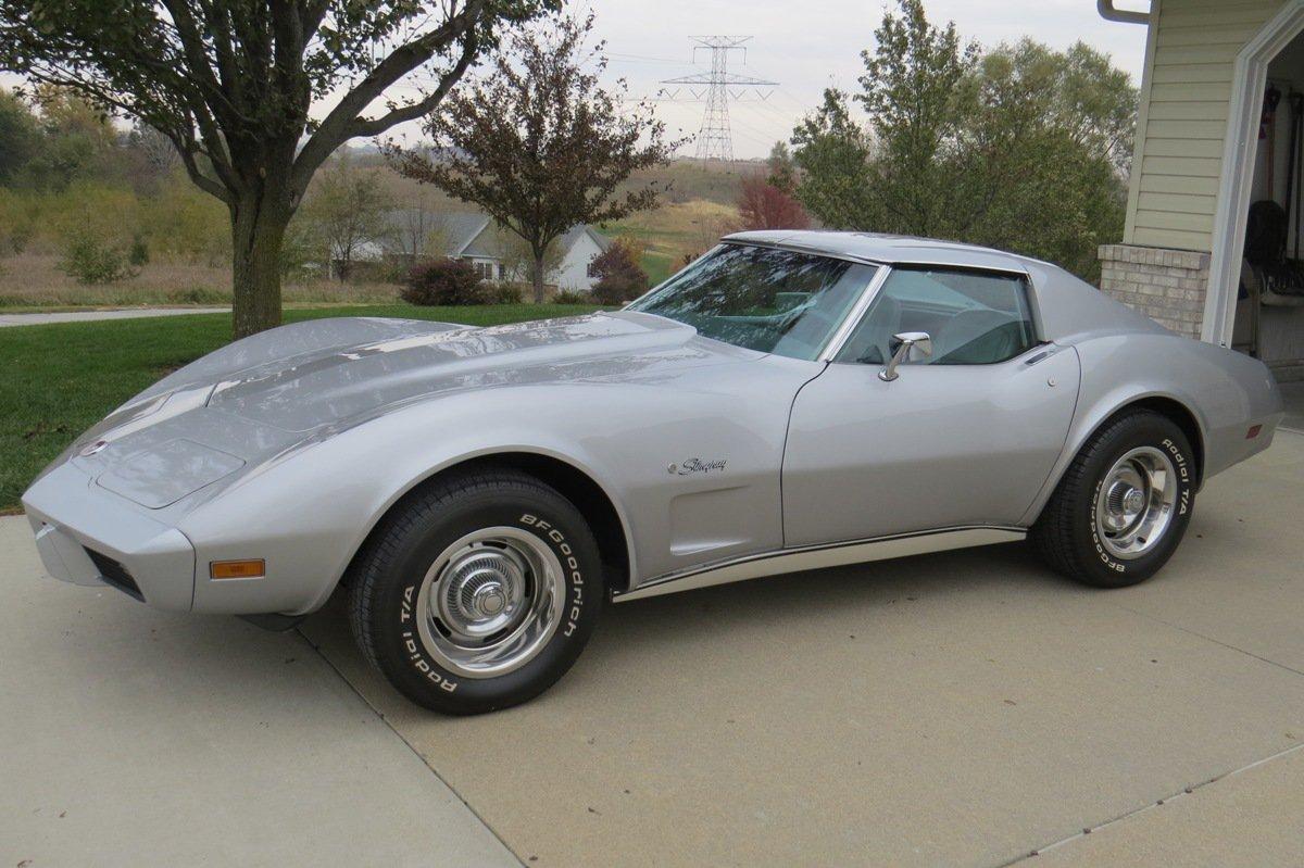 1976 Chevrolet Corvette Stingray, L48 350 V-8 Gas Engine, Automatic Transmission, T-Tops, Power Wind