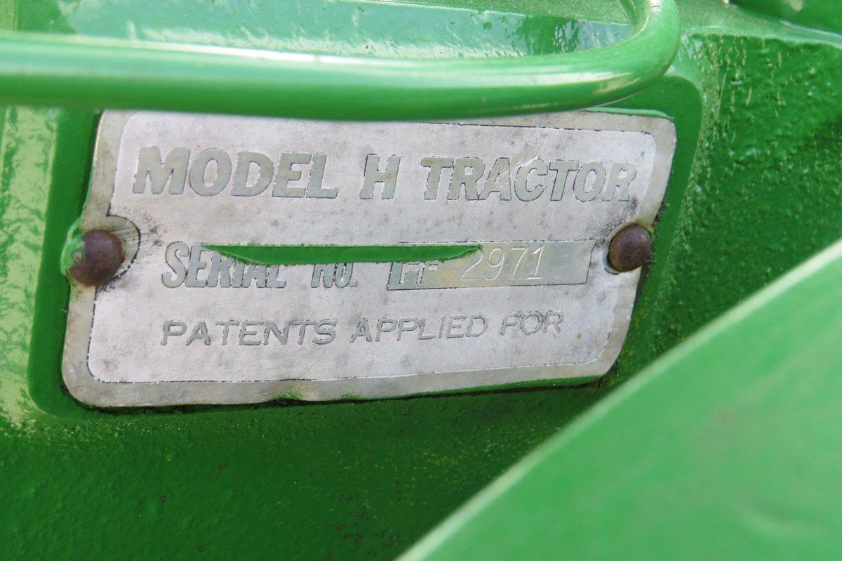 1939 John Deere Model H Gas Tractor, SN# 2971, Narrow Front, New 9.5-32 Rear Tires, New 3-Rib Front 