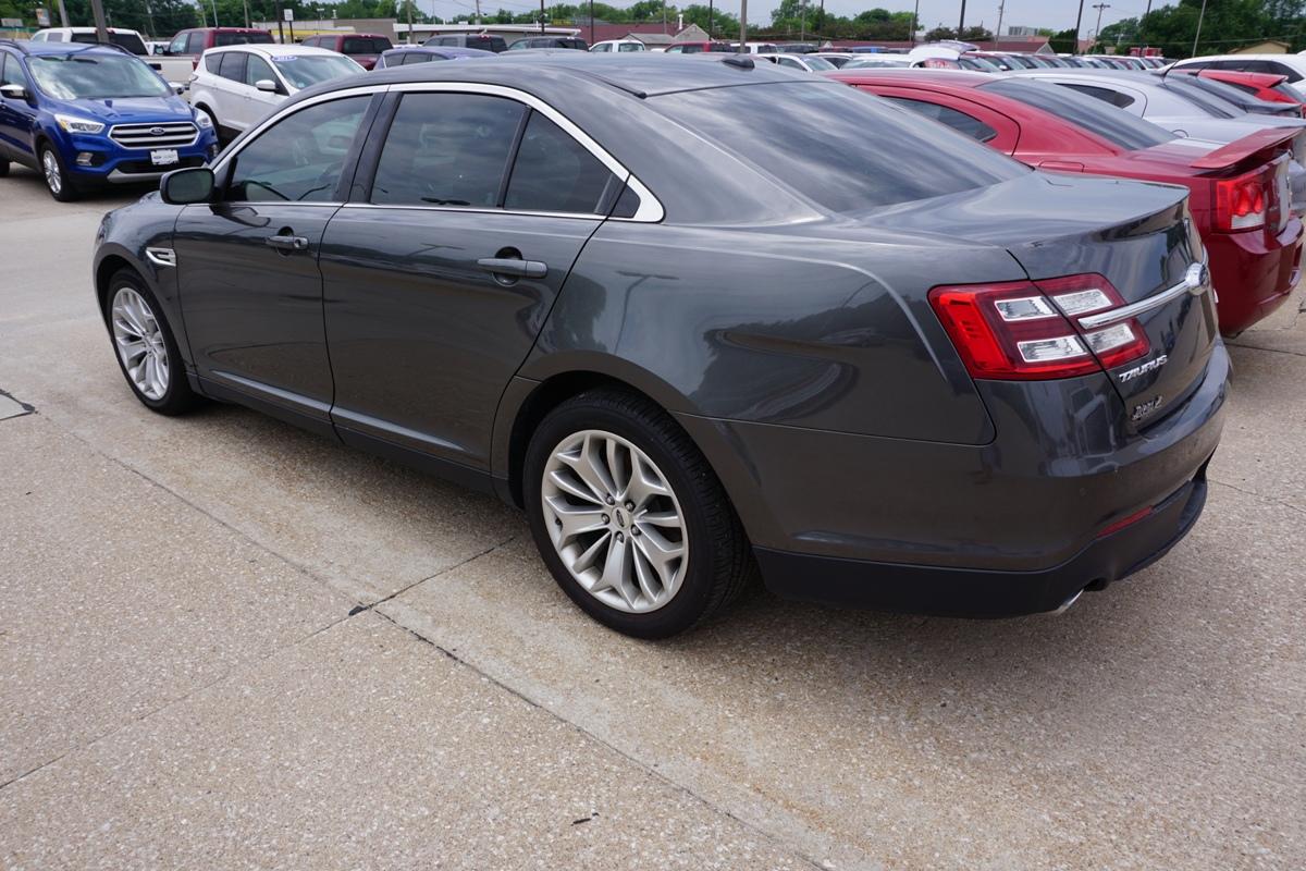 2017 Ford Taurus Limited 4-Door Sedan, VIN# 1FAHP2F83HG102263, V-6 Gas Engine, Automatic Transmissio